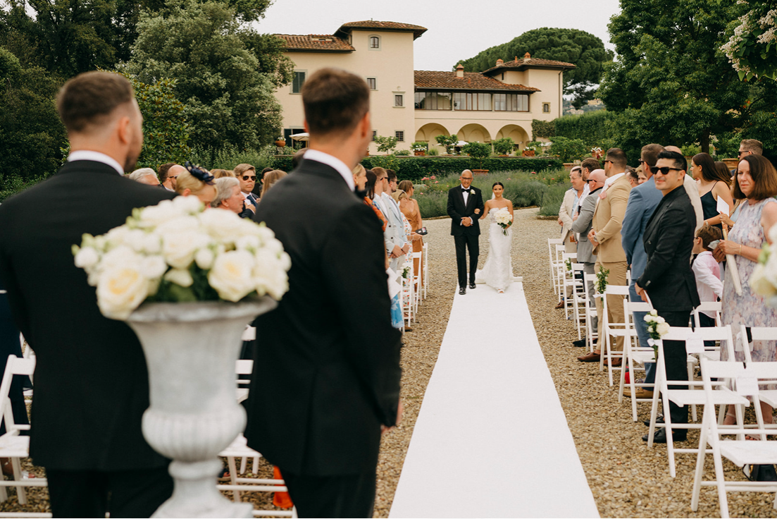 wedding-flowers-cost-tuscany